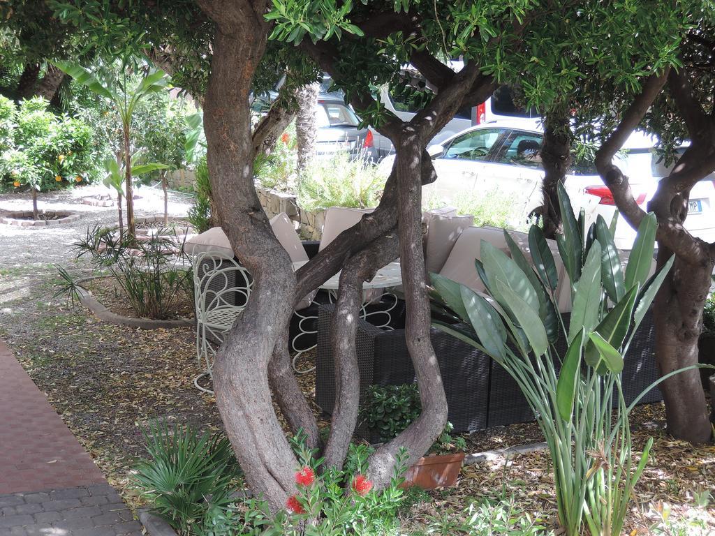 Hotel La Scogliera Bordighera Exterior foto